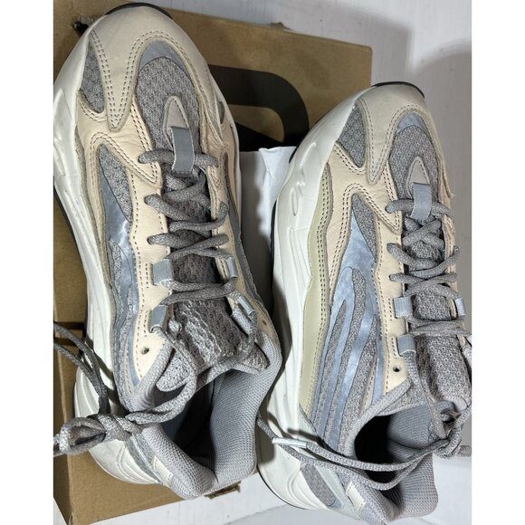Adidas Yeezy Boost 700 V2 Cream Size 7 - Picture 8 of 16